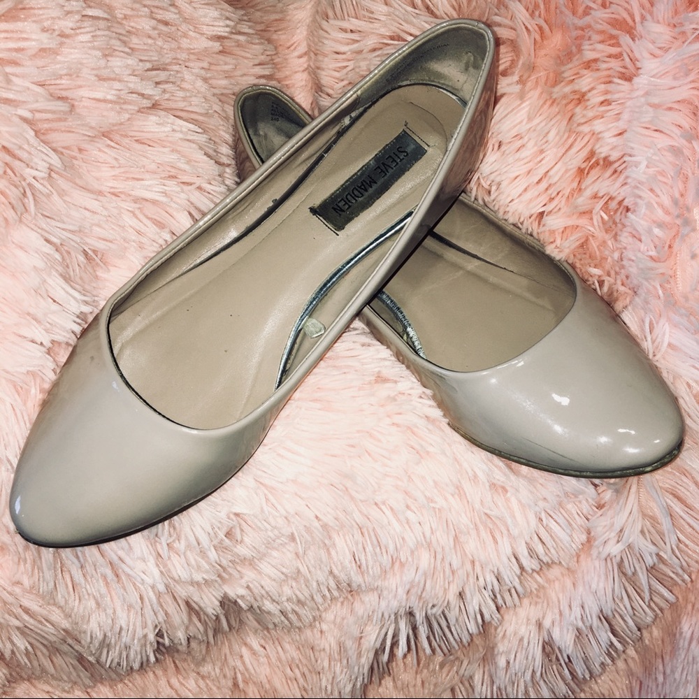 Steve Madden nude flats